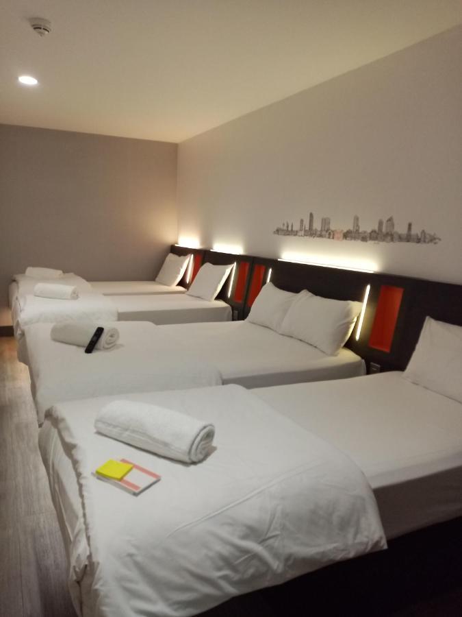 easyHotel Leeds Leeds  Buitenkant foto