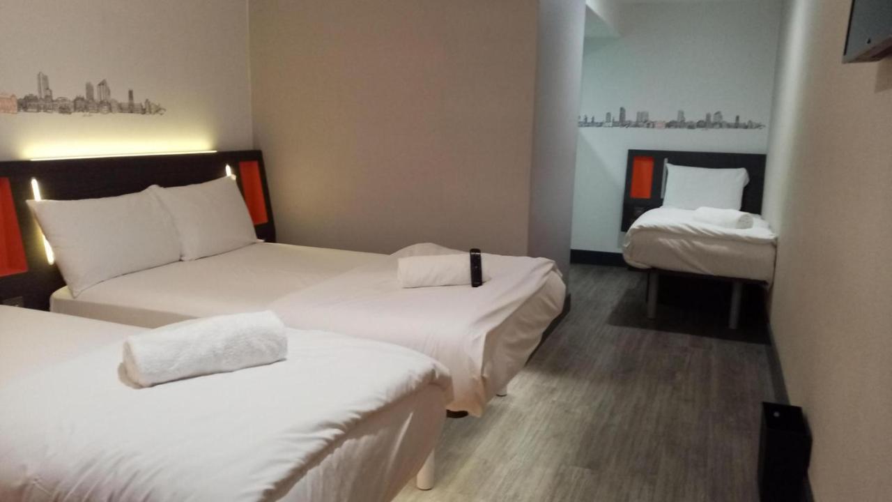 easyHotel Leeds Leeds  Buitenkant foto