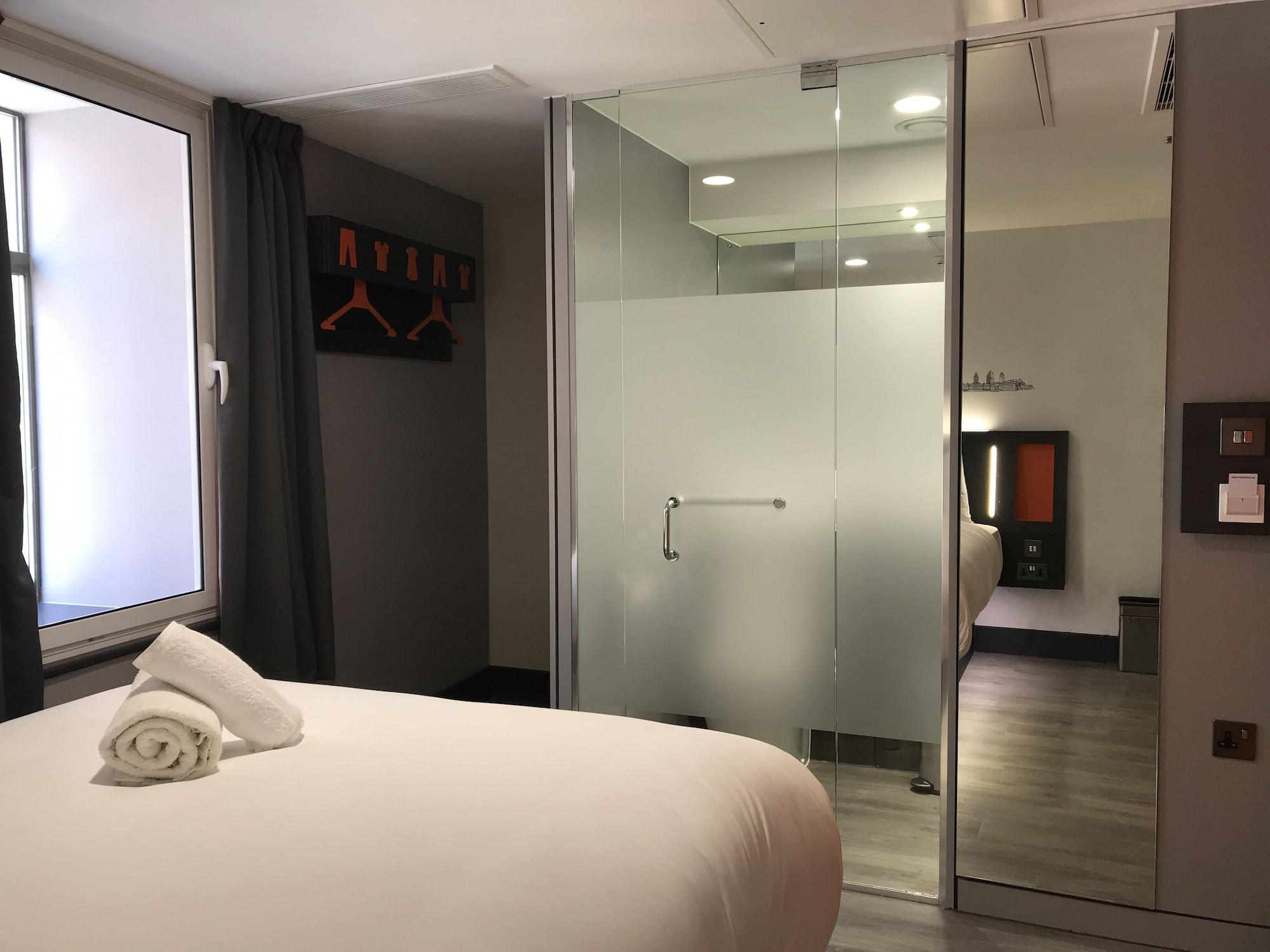 easyHotel Leeds Buitenkant foto