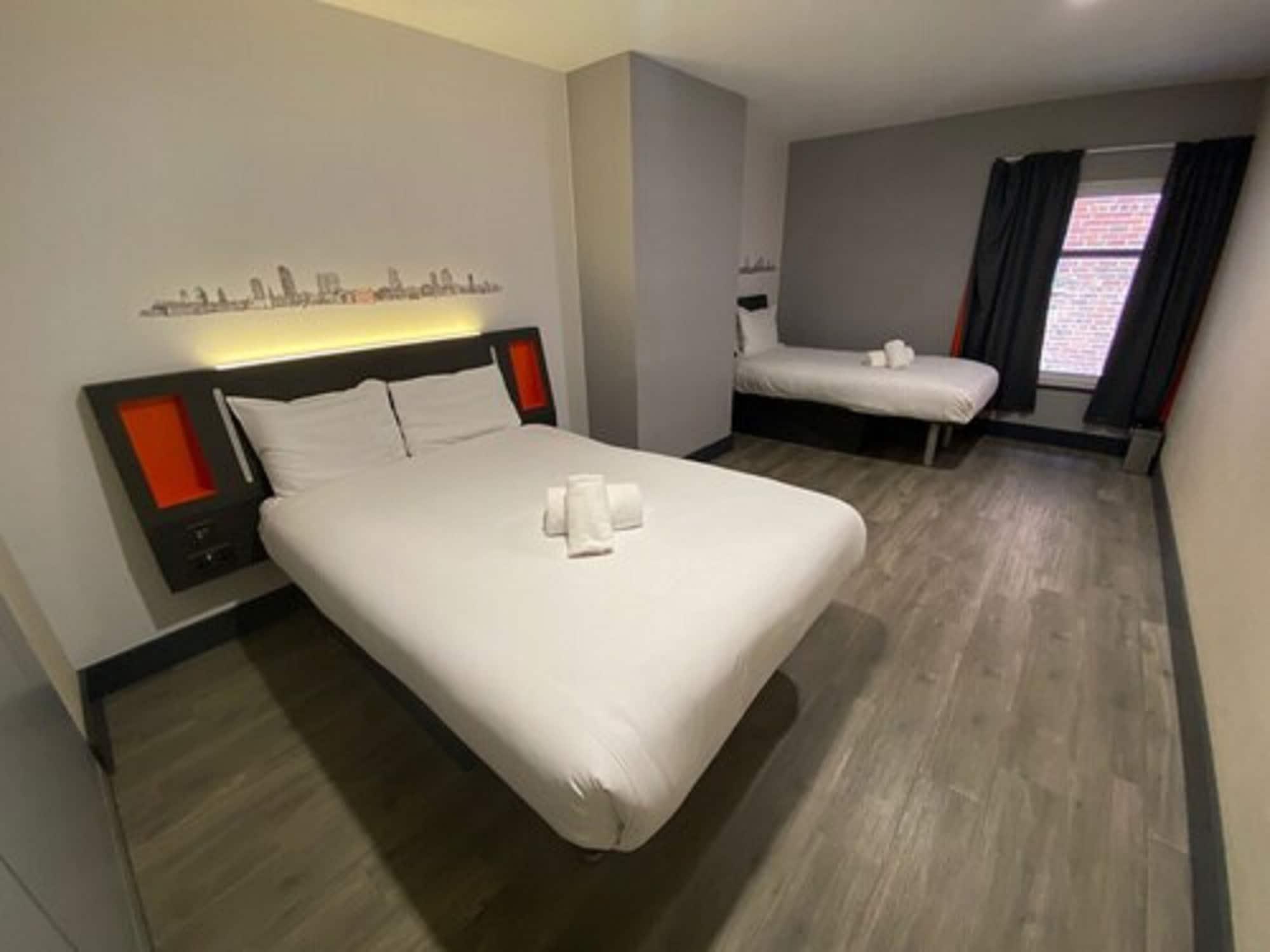 easyHotel Leeds Leeds  Buitenkant foto