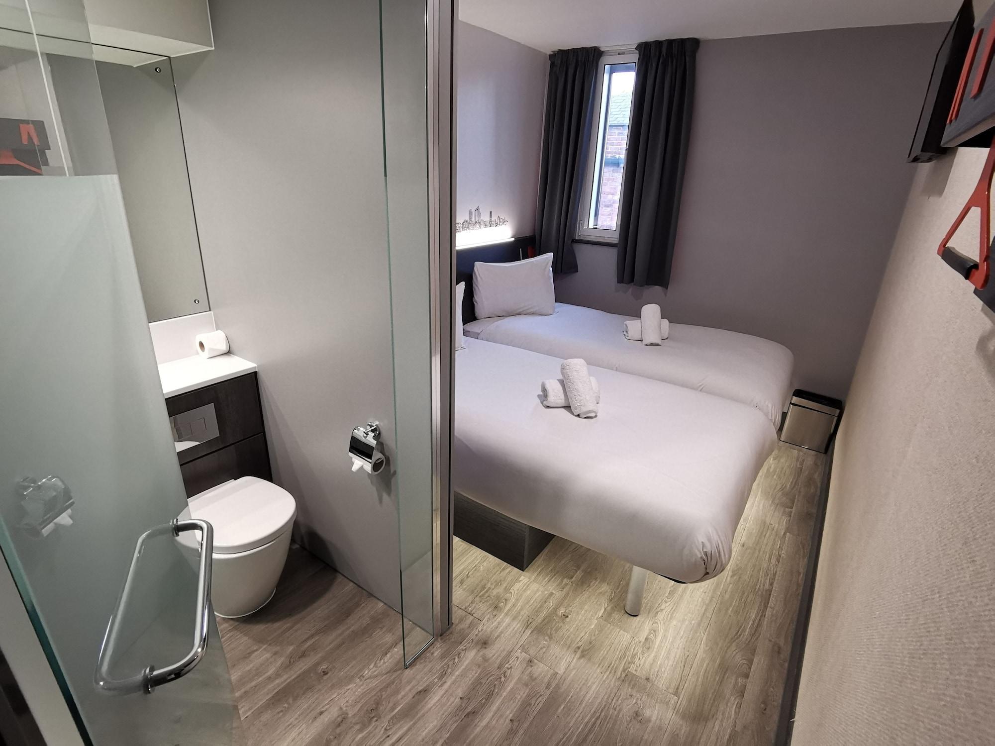 easyHotel Leeds Leeds  Buitenkant foto