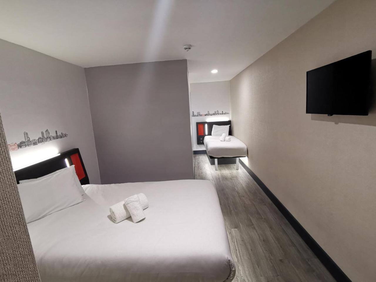 easyHotel Leeds Leeds  Buitenkant foto