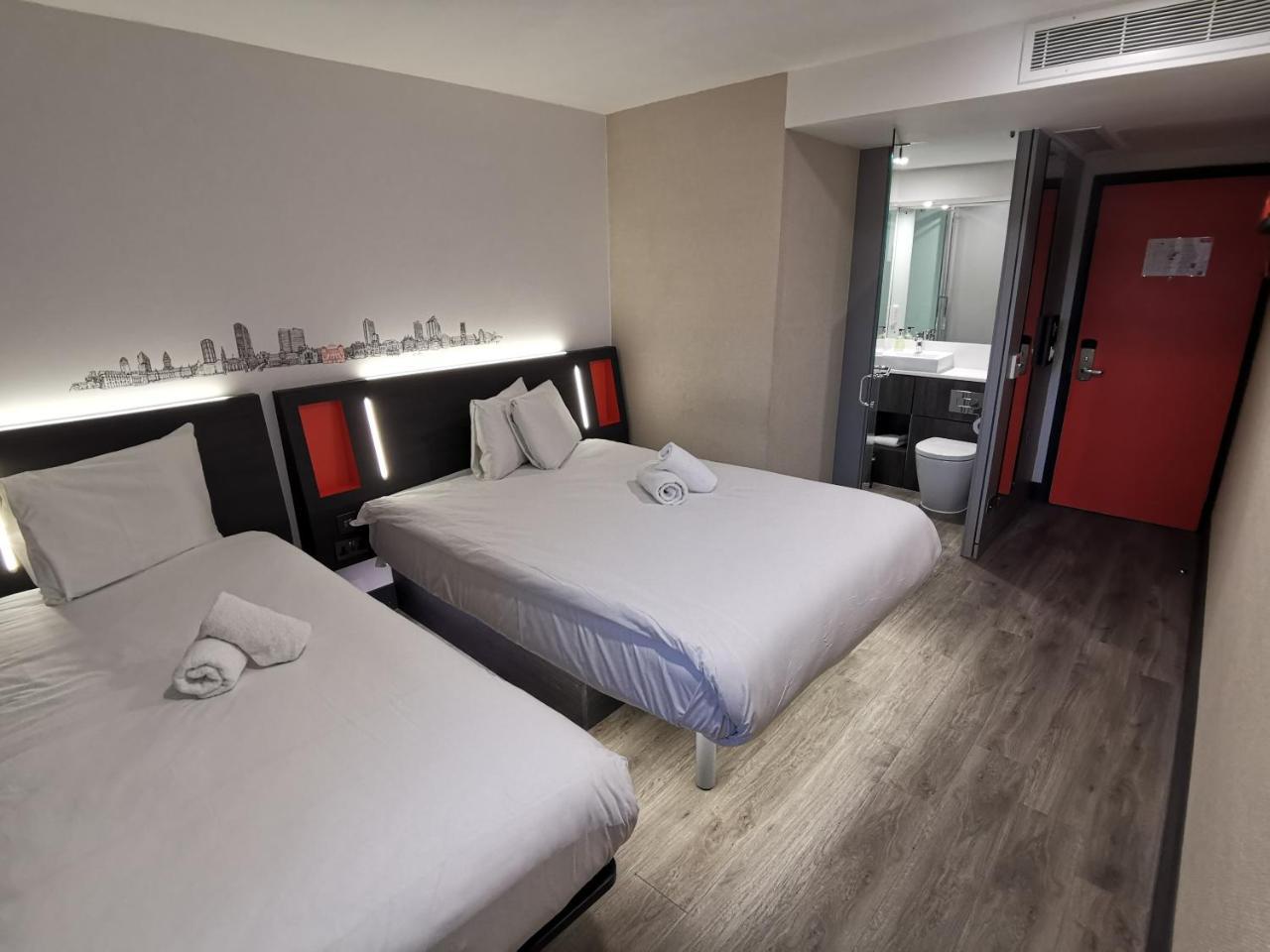 easyHotel Leeds Leeds  Buitenkant foto