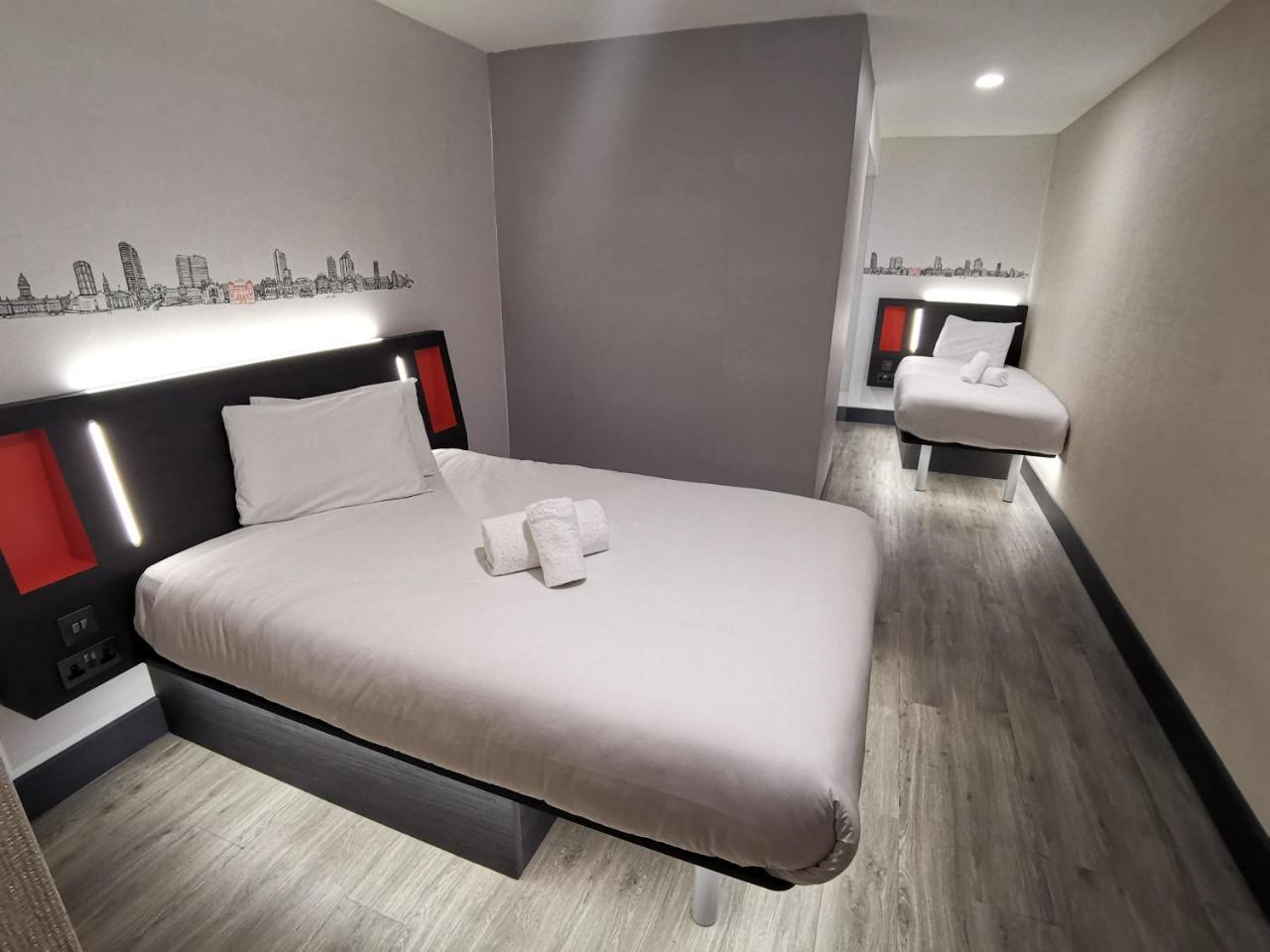 easyHotel Leeds Leeds  Buitenkant foto