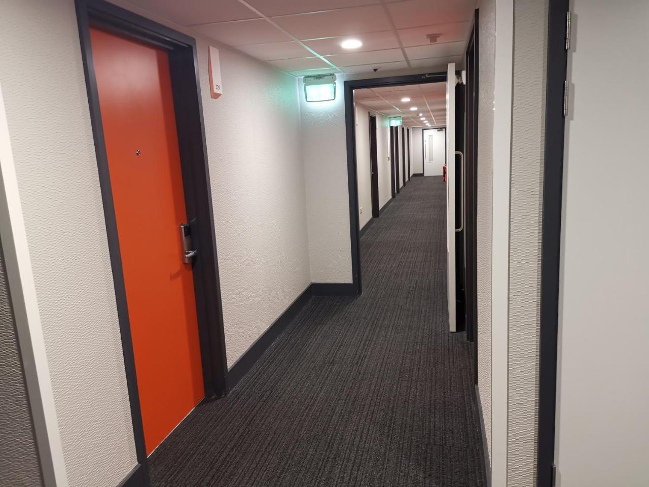 easyHotel Leeds Leeds  Buitenkant foto